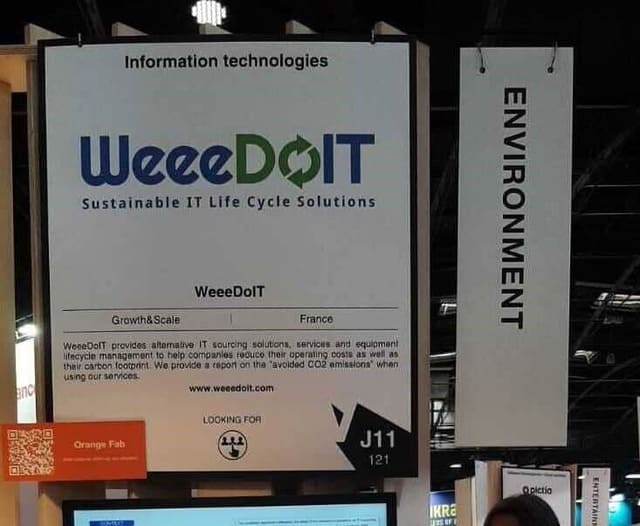 Le panneau du stand WeeeDoIT au salon VivaTech 2022